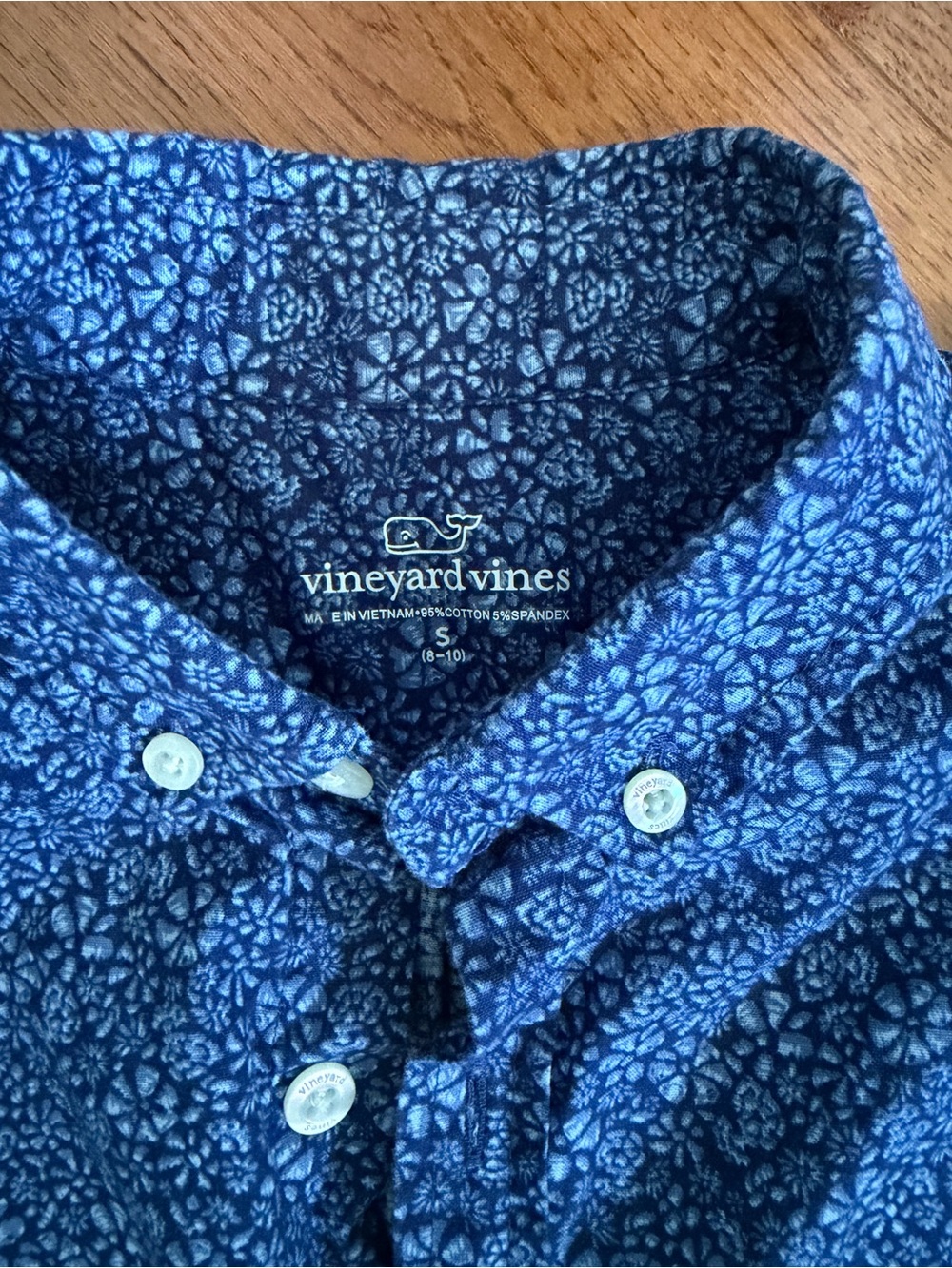 Vineyard Vines Button down - Picture 2 of 2
